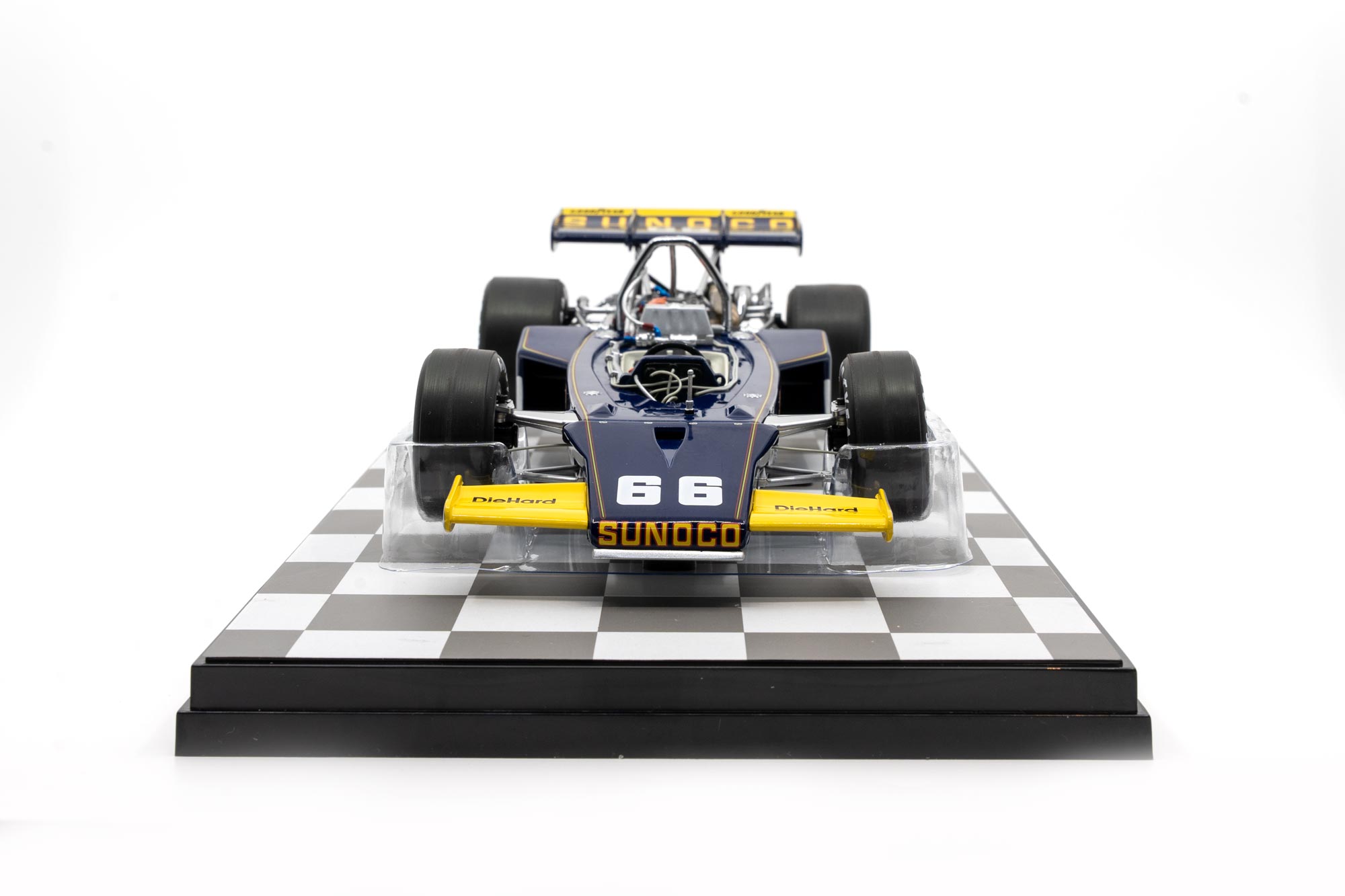 Replicarz 1972 Penske Sunoco Indy 500 Winner Mark Donohue 1